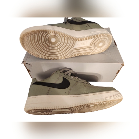 AIR FORCE 1, Gray, Black, and White 9.5 Sneakers! No Box - Picture 7 of 9